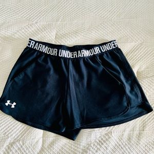 Black Under Armour Shorts with pockets